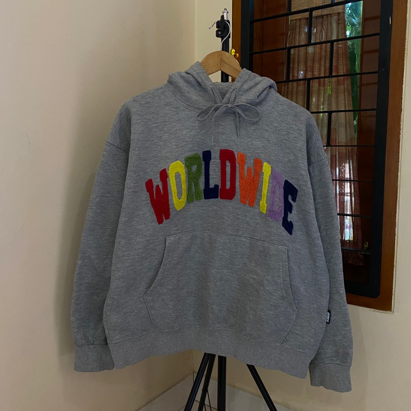 Hoodie Worldwide by Ames