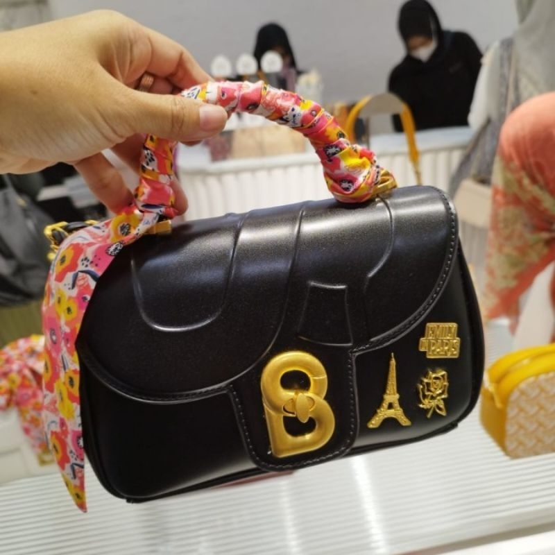 Alma Smooth Bag Buttonscarves Black NEW