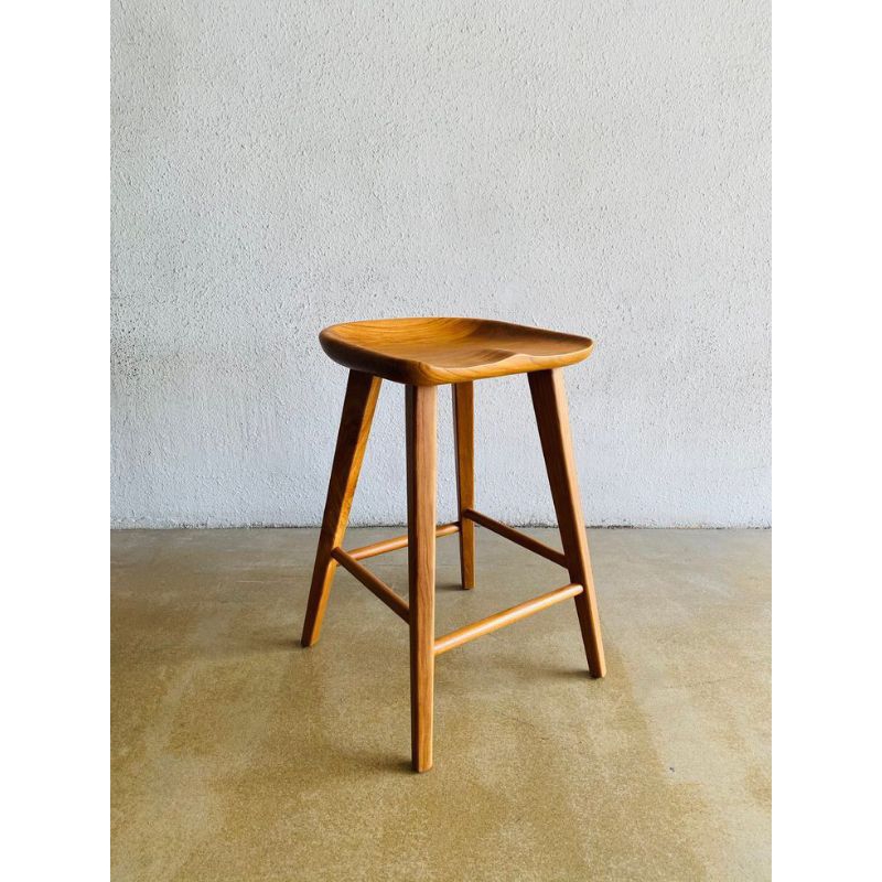 kursi bar kerang minimalis