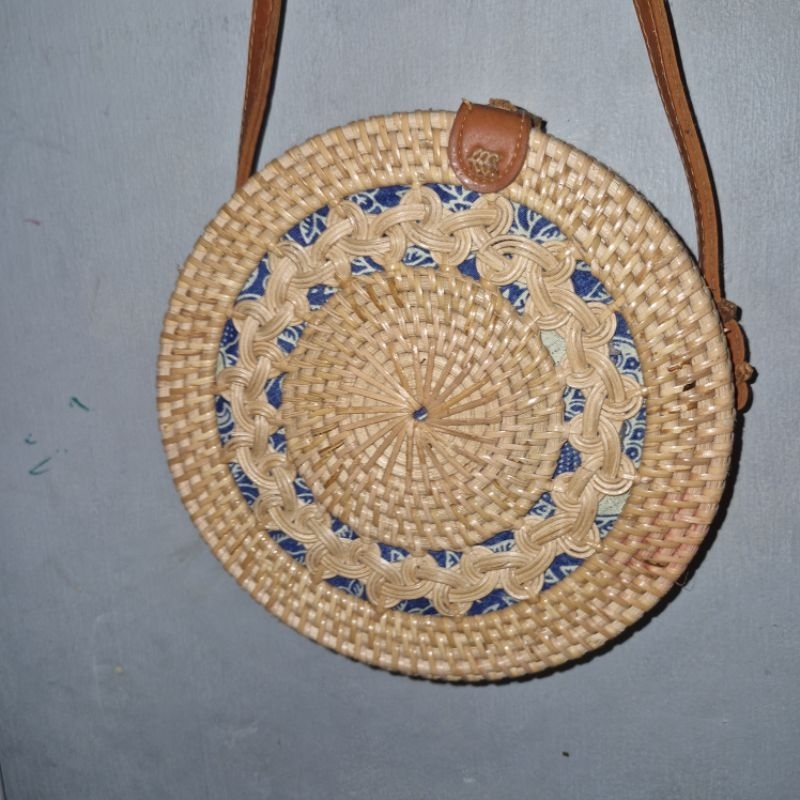 Tas Bulat Rotan dari Bali