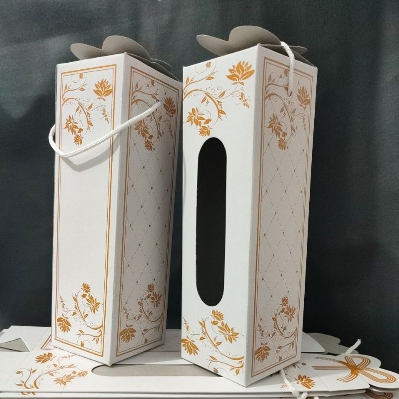 

Paper Box / Box botol Tumbler ukuran 420ml sudah free tali Tentengan