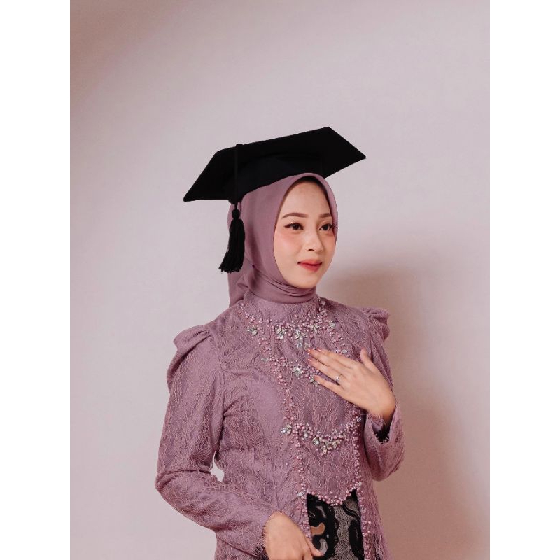 BAJU WISUDA/ KEBAYA WISUDA/ KEBAYA LAMARAN