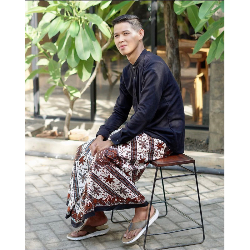 super deal sarung hitam polos / sarung batik / sarung santri / sarung pria wanita /sarung lar gurda