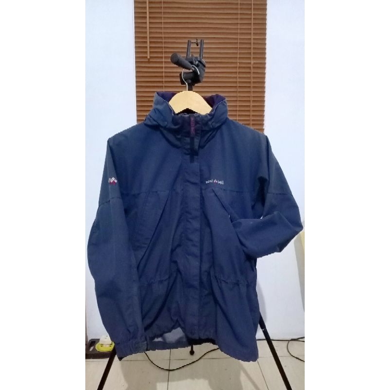 mountain jaket