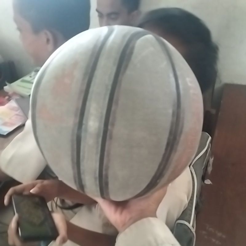 Bola Basket Ukuran 7 bekas Kyrie Irving