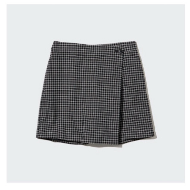 (Preloved) Uniqlo Smart Skort / Skort Wanita / Celana Rok Wanita Hitam Kotak-Kotak - M