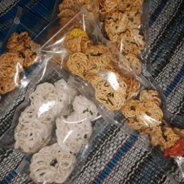 

Kerupuk Seblak Kering