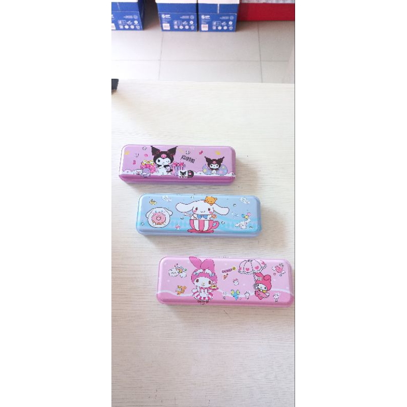 

Pencil Case Kaleng Kuromi / Kotak Pensil Sanrio My Melody / Tepak Cinnamoroll Terbaru