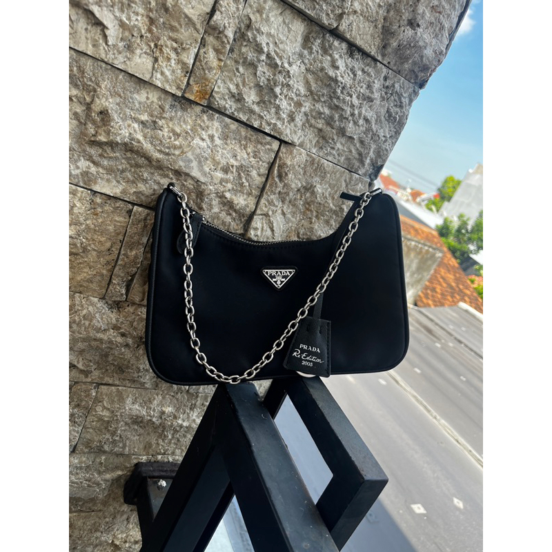 preloved prada shoulder bag
