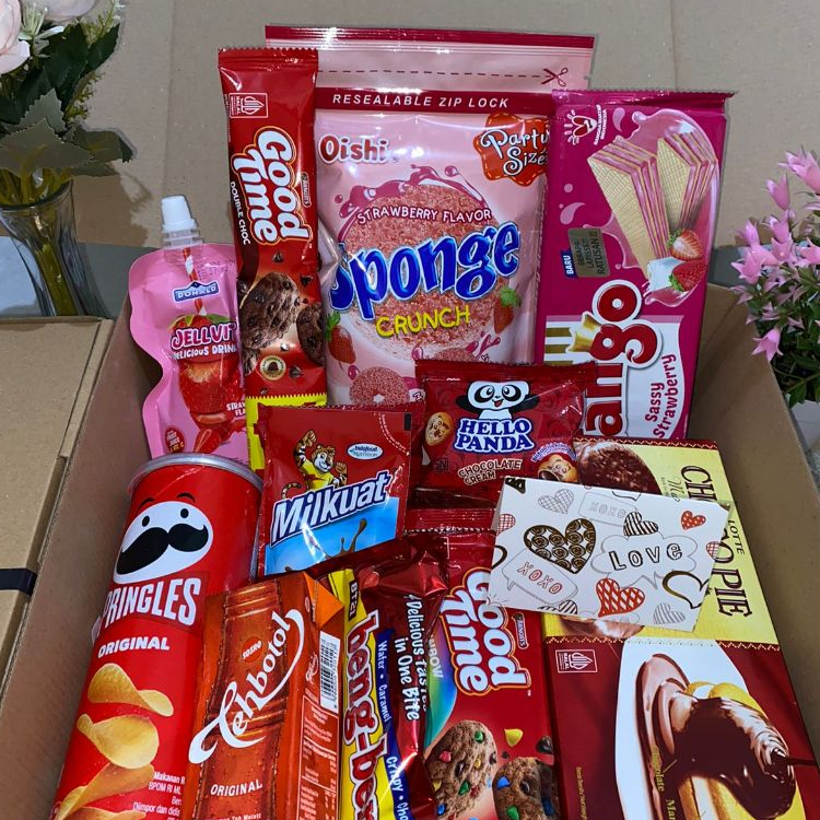 

Snack Box / Hampers serba Merah Rp.100.000-;