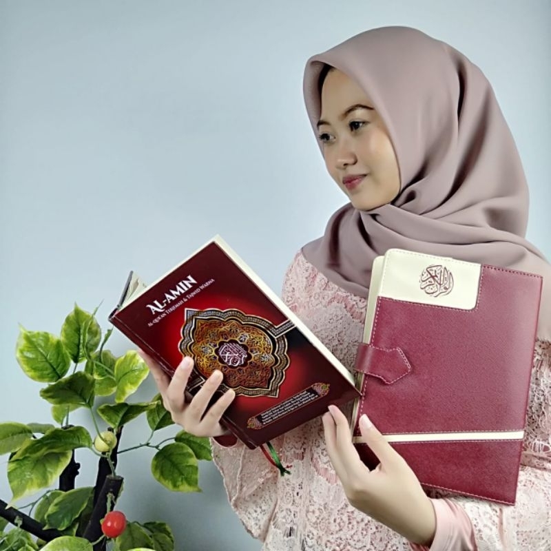 

SAMPUL saja A5 COVER AL QURAN MUSLIMAH - SAMPUL AL QURAN AGENDA - SARUNG ALQURAN PRIA WANITA HADIAH KADO ISLAMI SAMPUL KANCING Marun Lilac Navy Biru Hitam Peach Coral