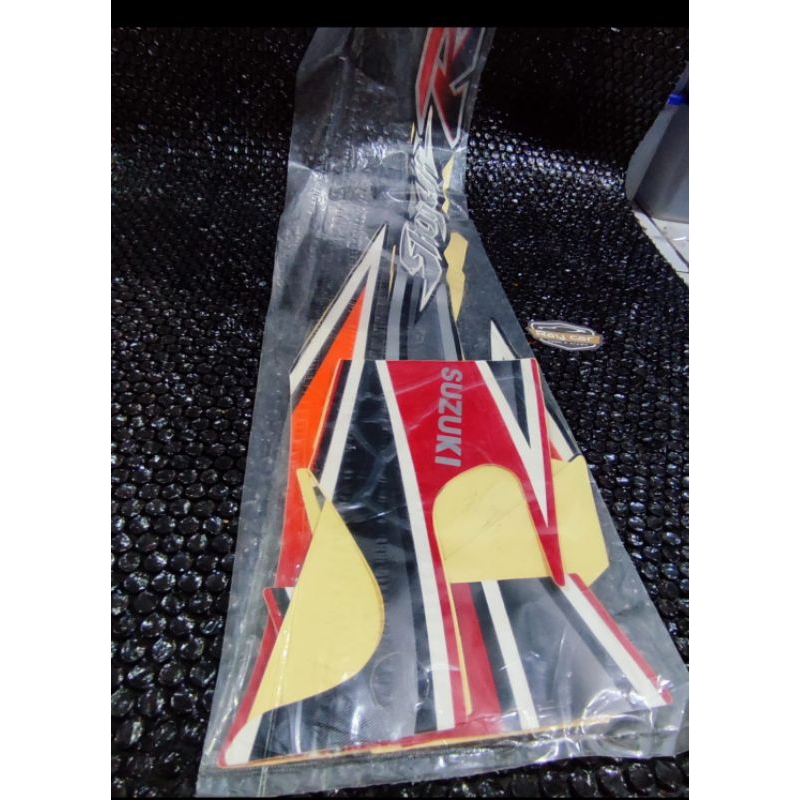 DECKAL STRIPING BODY MERAH HITAM SHOGUN 110 R ARIEL