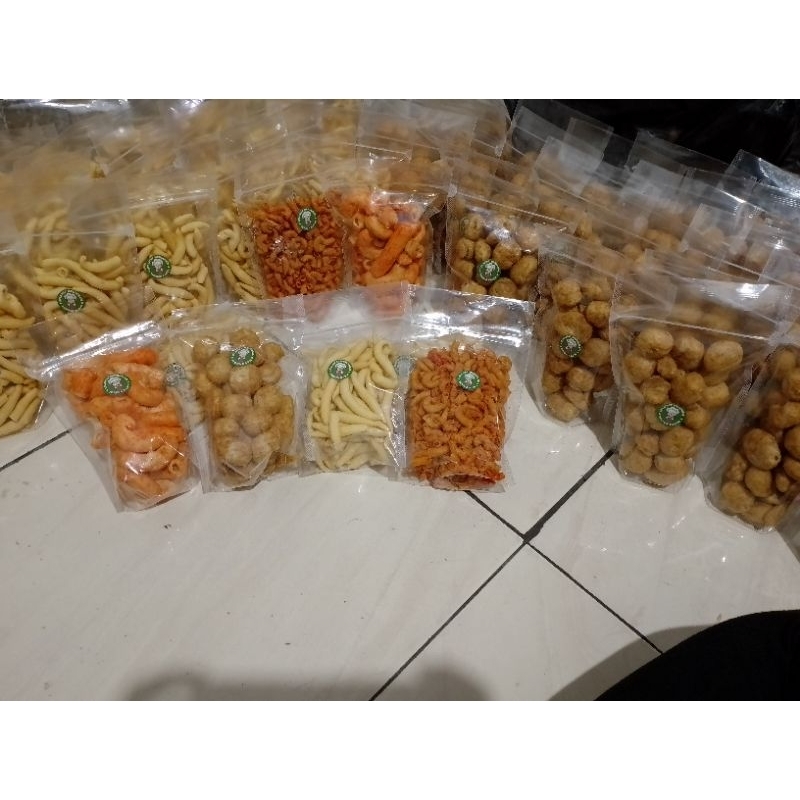 

Cemilan makanan ringan snack makaroni bantet krupuk makaroni bakso ikan tenggiri gabus keju