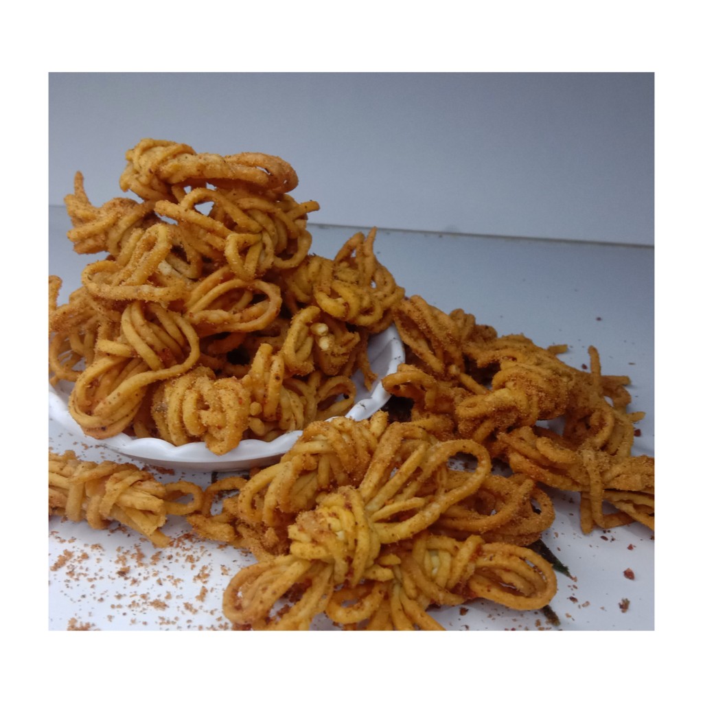 

Mie gulung kruwel pedas daunjeruk