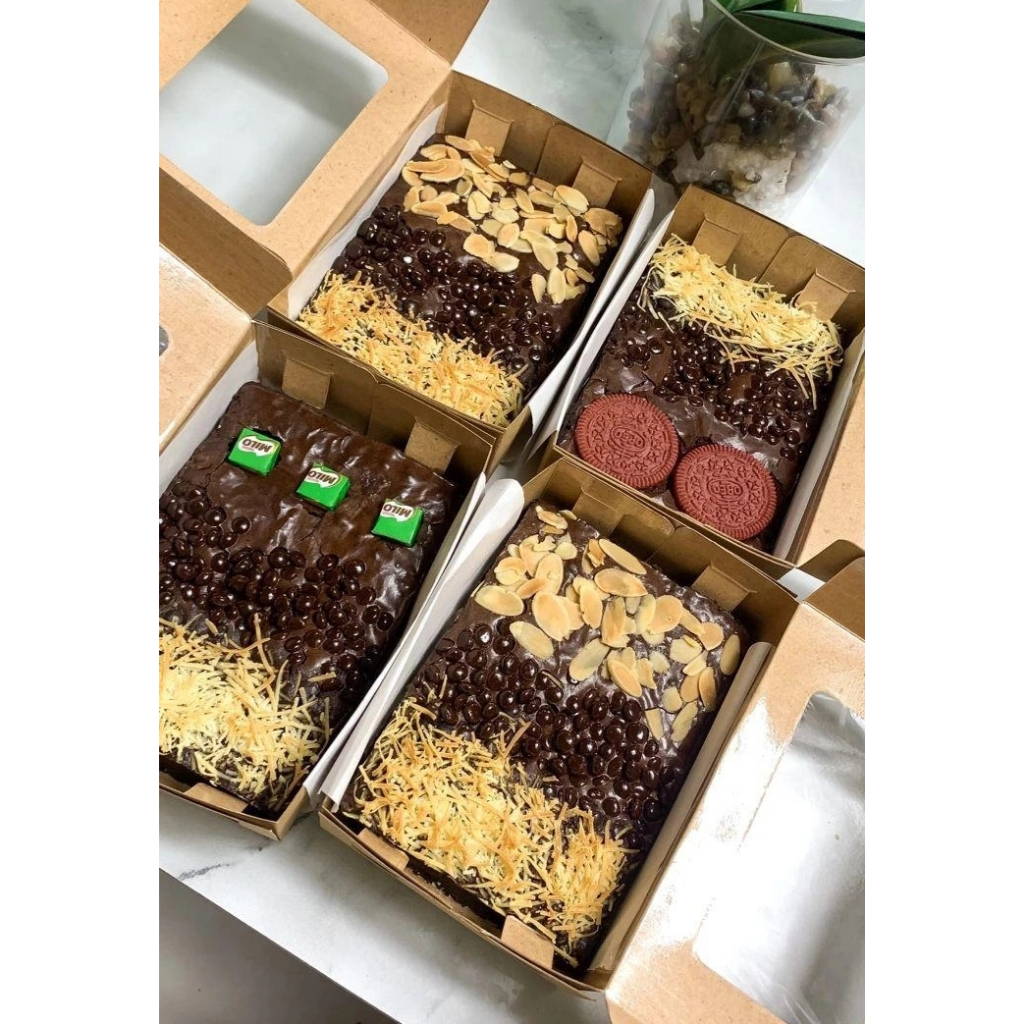 

FUDGY BROWNIES BY KITCHENIN.AJA UK 10X15 MINI