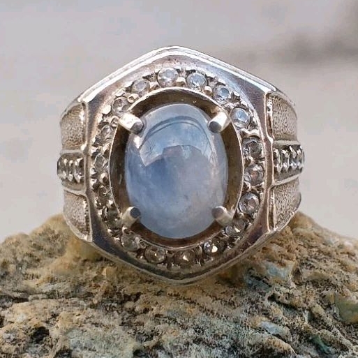 white safir ring perak