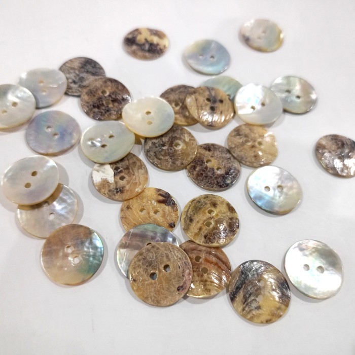 Kancing Kerang Hitam Lubang 2 Ukuran 1.8cm / Kancing Baju / Kancing Isi 100pcs