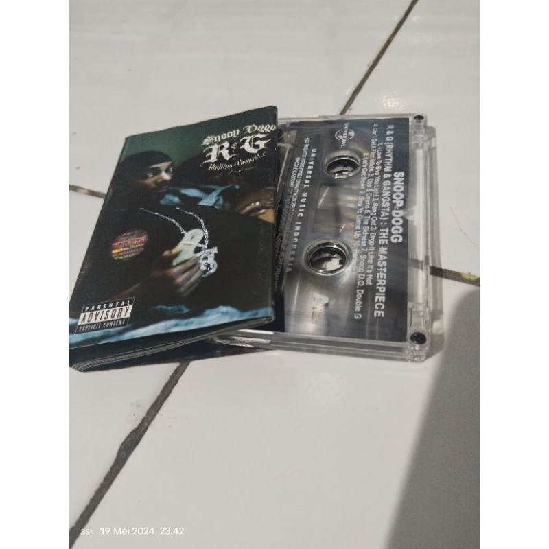 kaset pita snoop dogg / rhythm & gangsta
