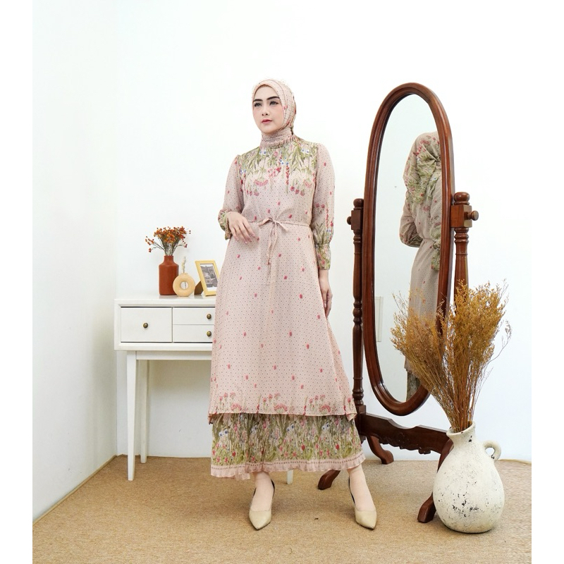 Alicia Maxy Free Hijab + Belt | Gamis Plisket Motif / Dress Plisket / Gamis Ceruty / Gamis Viral