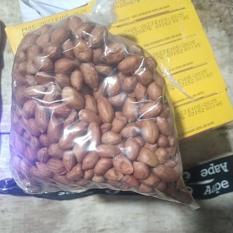 

kacang tanah kupas