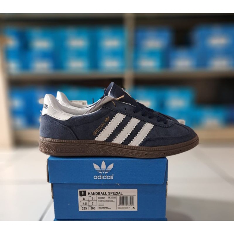 SEPATU CASUAL ADIDAS PREMIUM