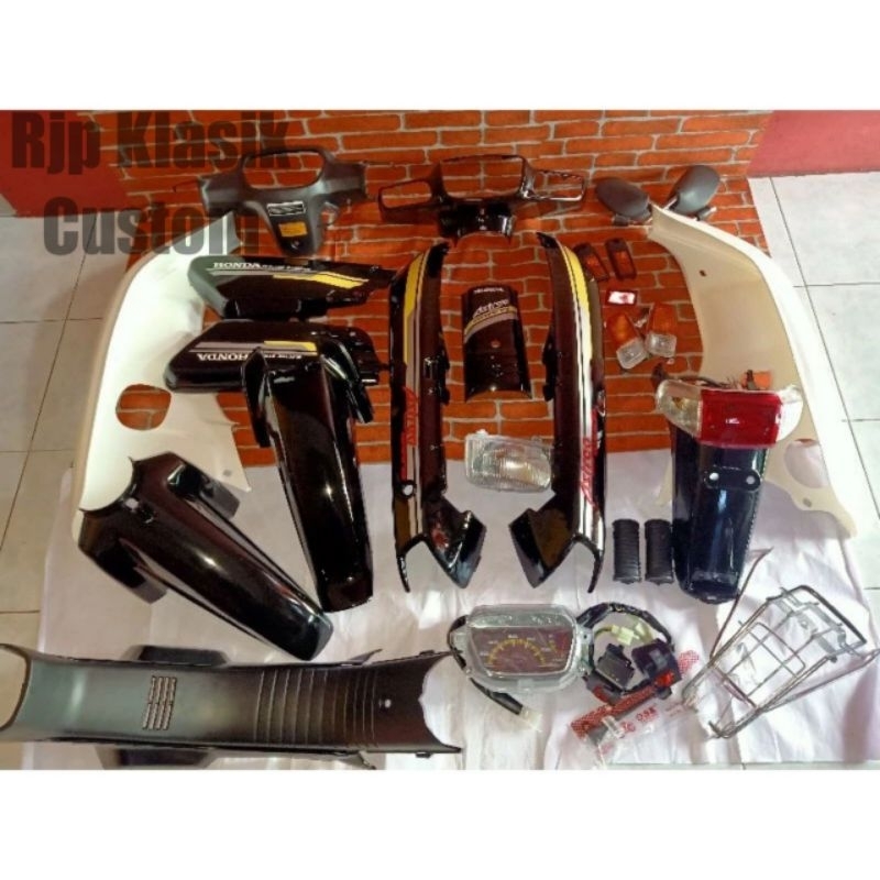 Cover body fullset speedometer holder honda astrea grand bulus tahun 91-92 hitam fullset striping