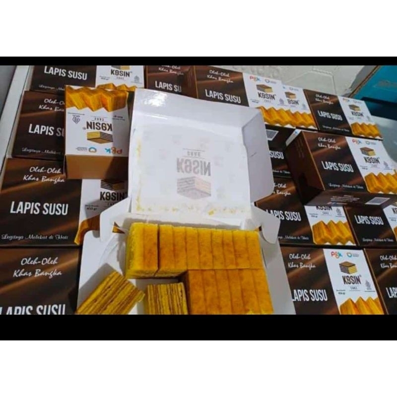 

Lapis Susu 450g Oleh-oleh Khas Bangka / Kue Lapis Legit Asli Bangka Halal Merk Kosin