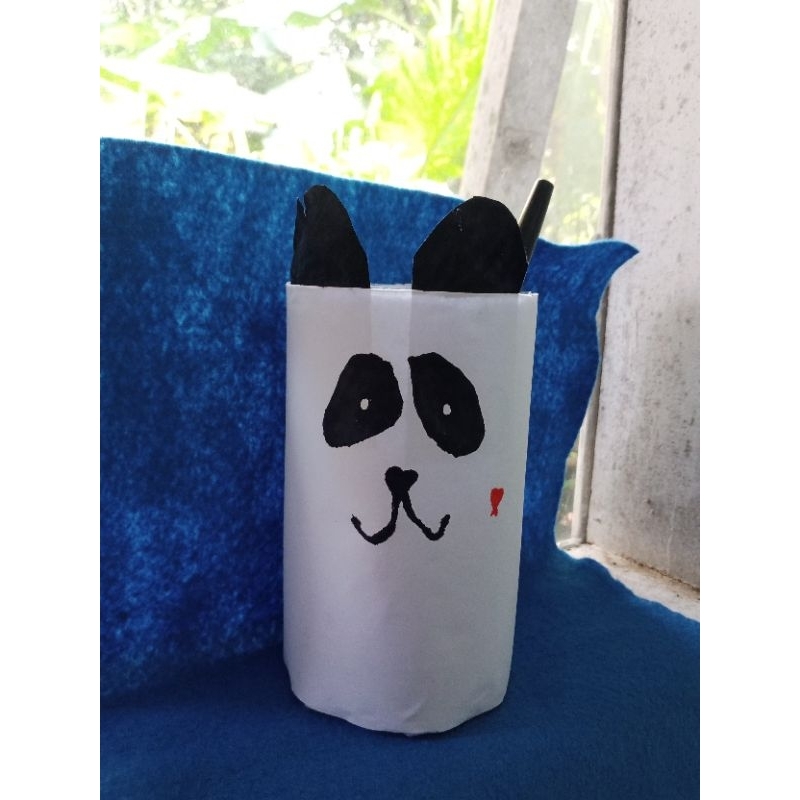 Tempat pensil unik