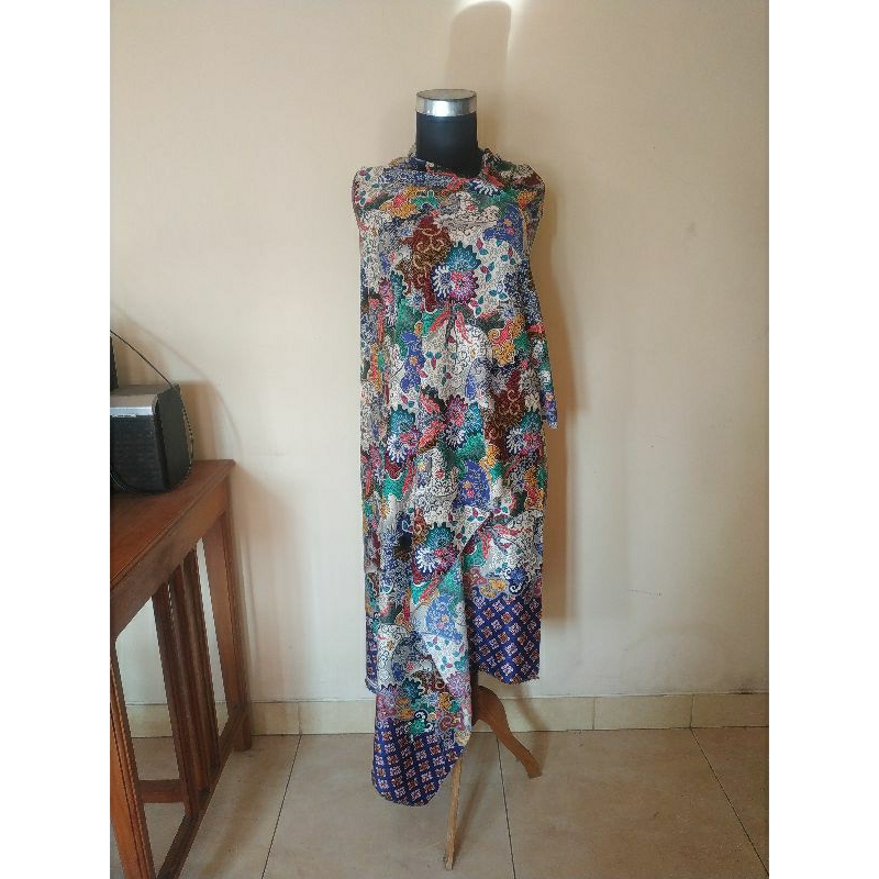 Kain batiki sutra motif bunga biru hijau lembut halus cantik 433