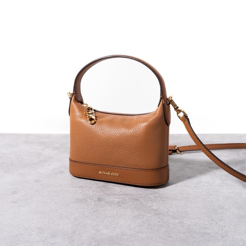 MK Wythe small crossbody bag pebbled leather 17.5x10.5x7 CM