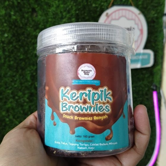 

Keripik Brownies Kemasan Toples 240 gram BROWNIEHOLICBDG