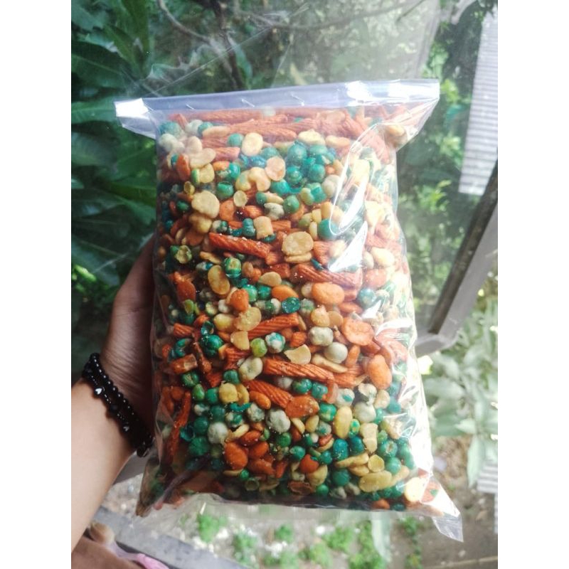 

Kacang Koro Mix 250gr - Koro Campur Spesial