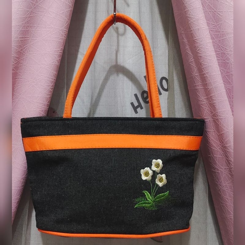 tas sling bag merah daks dan handbag kanvas. tas preloved. tas murah meriah