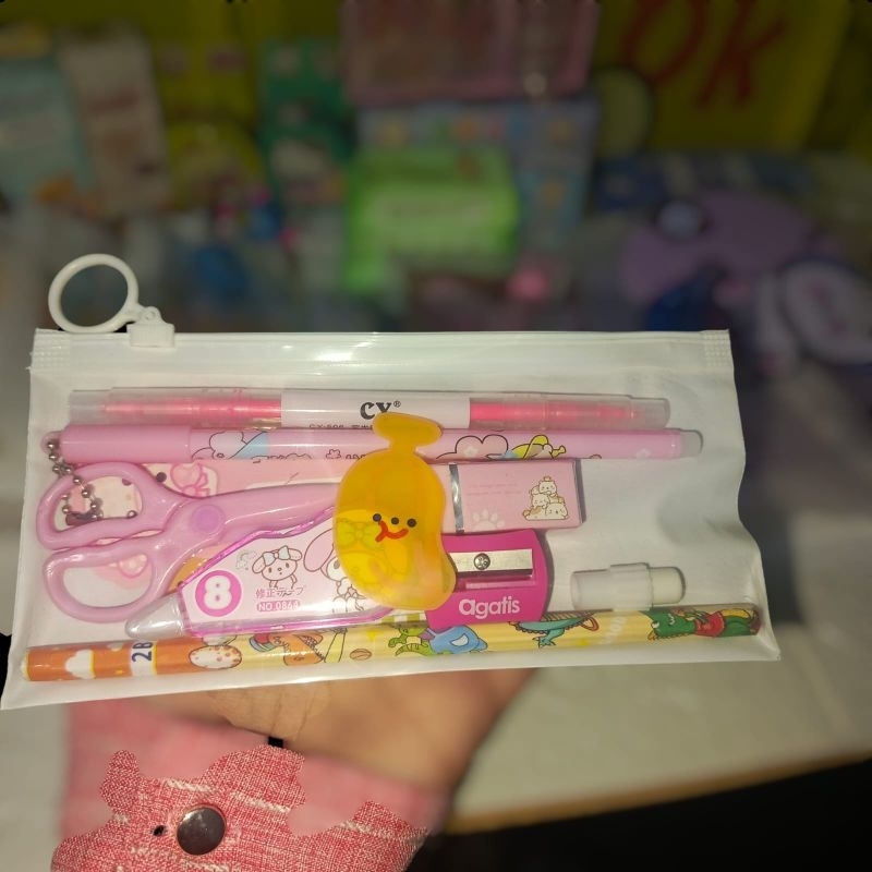 

Alat tulis penggaris pensil pulpen penghapus higlighter rautan