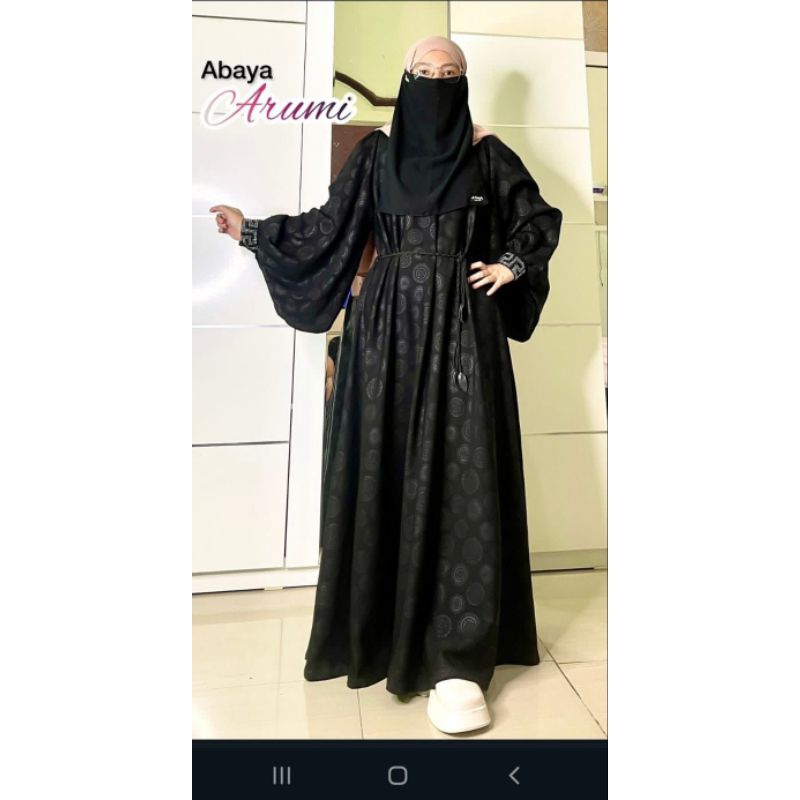 ABAYA ARUMI EMBOS