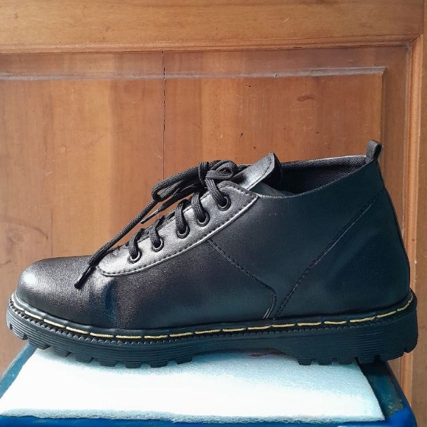 value pack sepatu dokmar pria dan wanita dokmar 8 hole unisex l sepatu boots dokmar tinggi