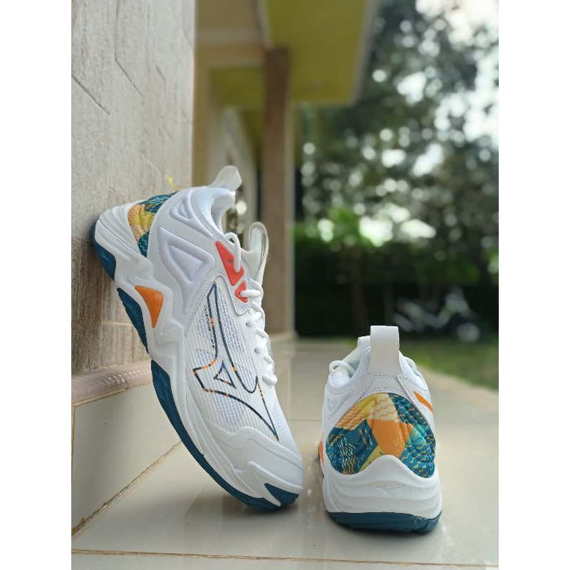 Sepatu Voli Mizuno Momentum 3 Original