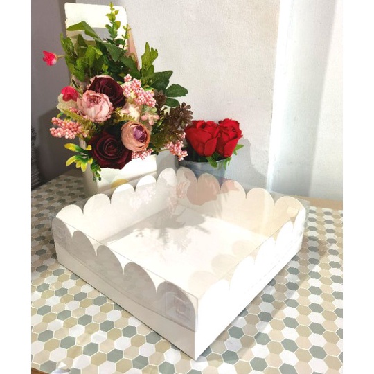 

Diskon Spesial BOX MIKA PUTIH DUS BOLU KOTAK BROWNIES KARDUS 25x25x8 ISI 1 PCS