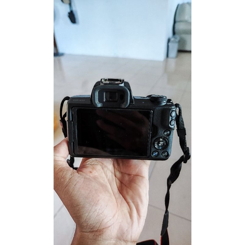 KAMERA MIROLLES CANON EOS M50 Lensa kit