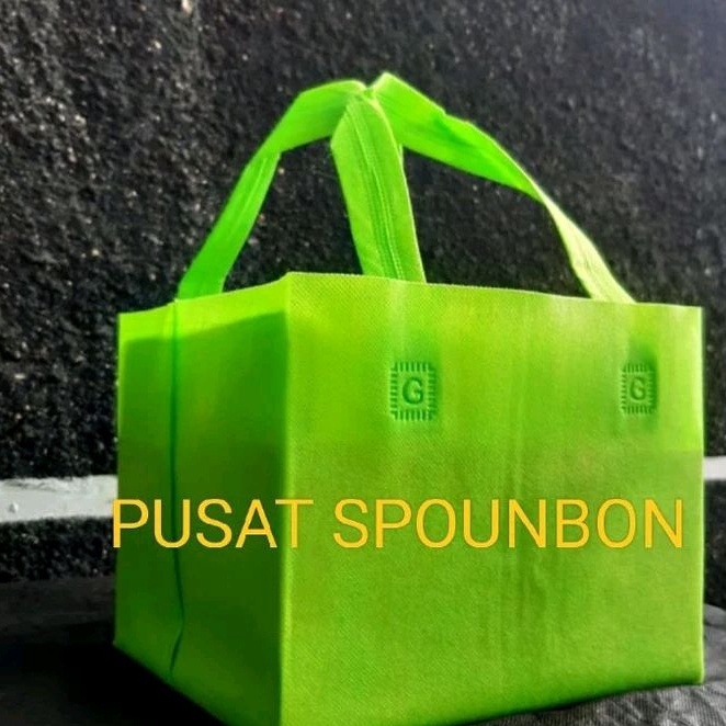 

Diskon Kilat spounbond box gift hajatan 18x18pressdus kotak isi 12pcs