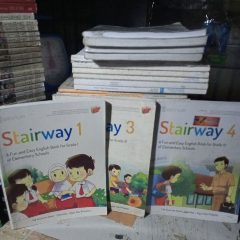 BUKU BAHASA INGGRIS/STAIRWAY UNTUK SD KELAS 1,3,4 PENERBIT PLATINUM