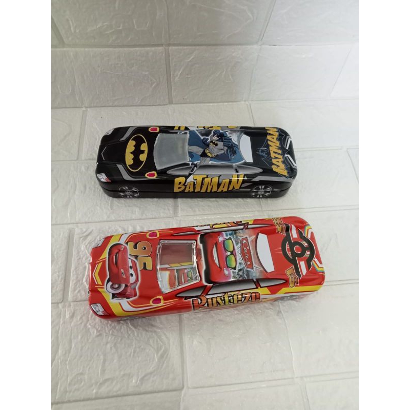 

kotak pensil kaleng mobil