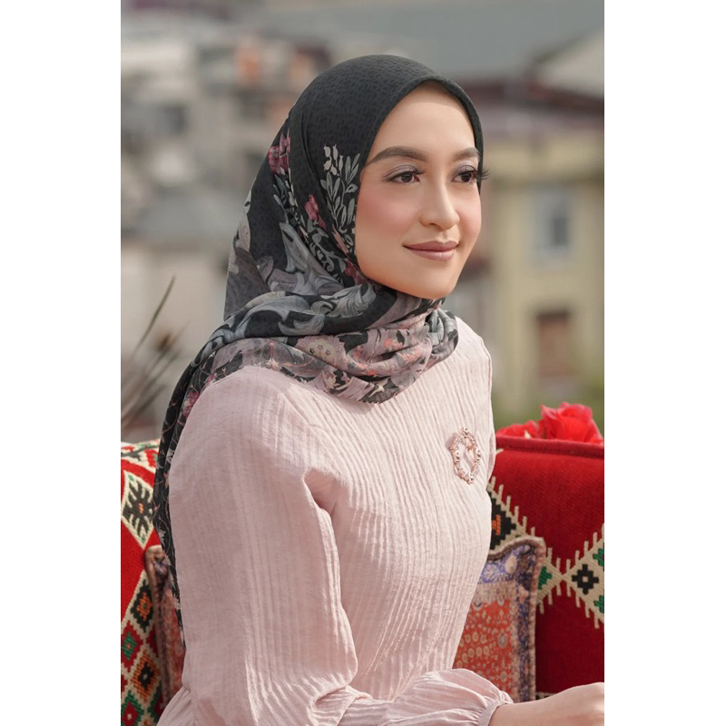 Buttonscarves The Topkapi Voal Square - Black