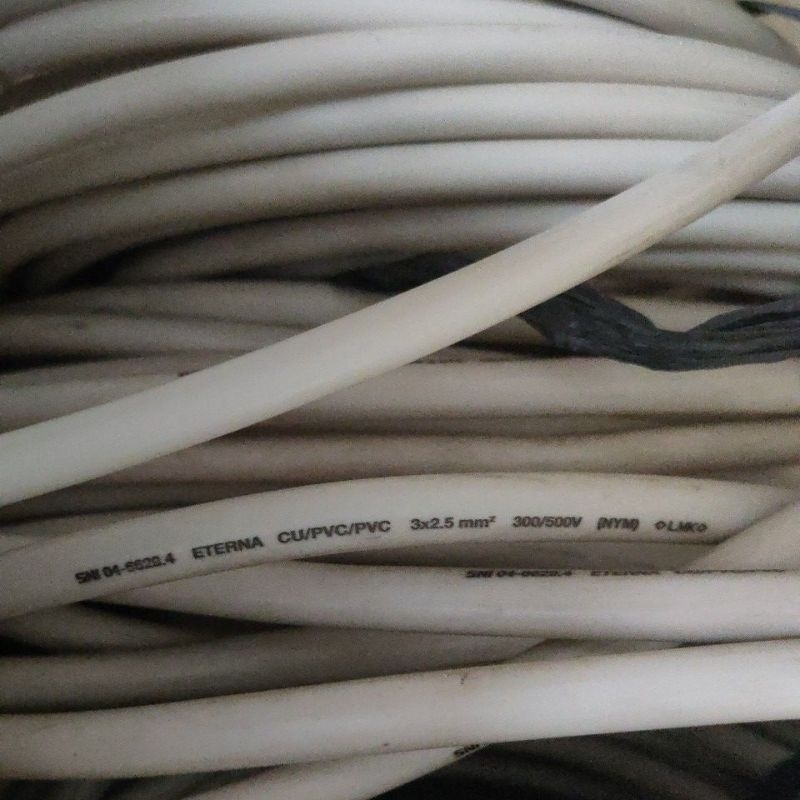 KABEL LISTRIK MEREK ETERNA UKURAN 3×2.5