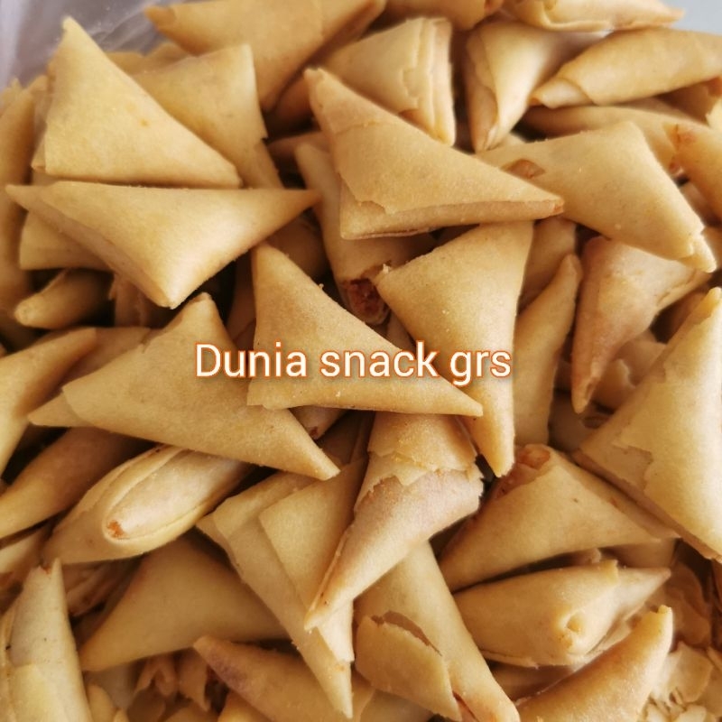 

Samosa kering isi abon ayam 500gr rasa pedas manis / Samosa premium