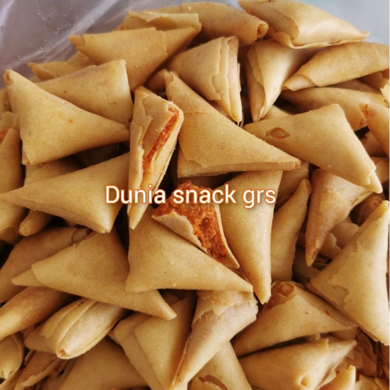 

Samosa kering isi abon ayam 250gr rasa pedas manis / Samosa premium