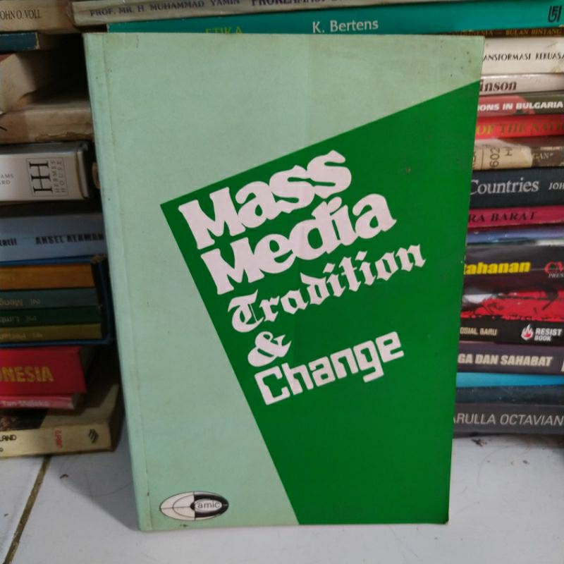 mass media tradition and change