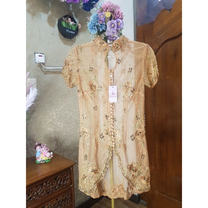 Atasan kebaya wanita lengan pendek