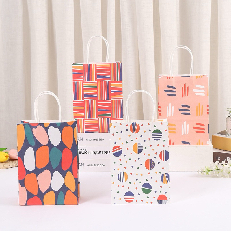 

Paper Bag.Tas Kado Motif gambar abstrak. Simple Goodie Bag