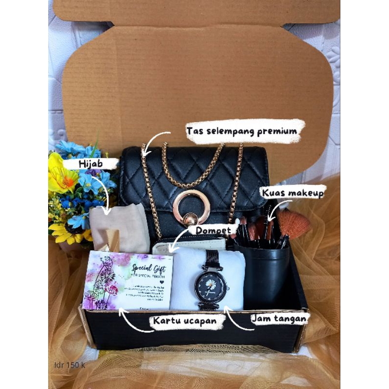 

hampers cewek isi tas premium loly/hampers cewek ultah/pernikahan/wisudah